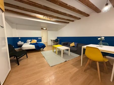 Carrer de Ferran, Barcelona, Catalonia 08002 - Photo 2