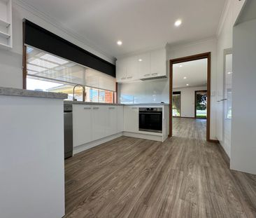 Light-Filled Family Living in Quiet Court Location - Photo 3