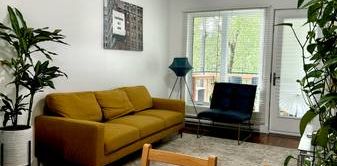 Charming Furnished Apartment for rent December 1st - Photo 2