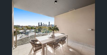 Exceptional Views! Exceptional Apartment! Exceptional Location! - Photo 2