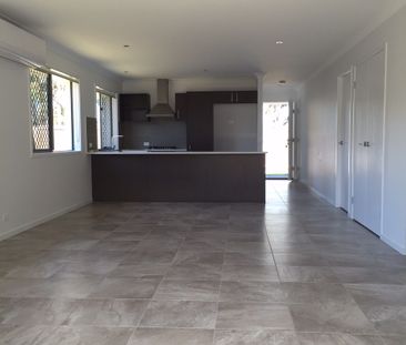 STYLISH & COMFORTABLE WITH BUSHLAND OUTLOOK! - Photo 2