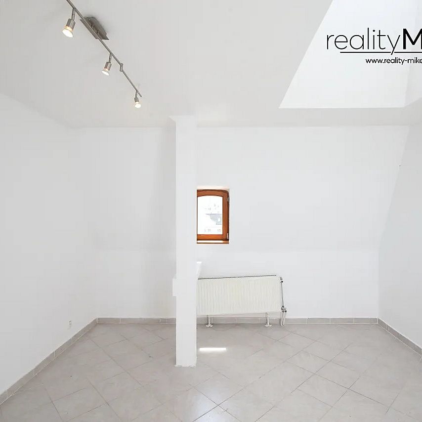 Pronájem bytu 2+1 68 m² - Photo 1