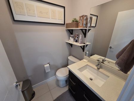 3 Beds & 2.5 Baths Modern Style House/Property In Evergreen Area - Photo 5