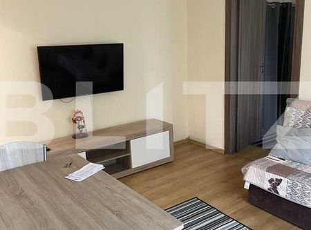 Apartament cu 2 camere, semidecomandat, 30 mp, zona piata Hermes - Photo 2