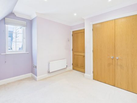 Grosvenor Court, 103 Packhorse Road, Gerrards Cross,SL9 - Photo 2
