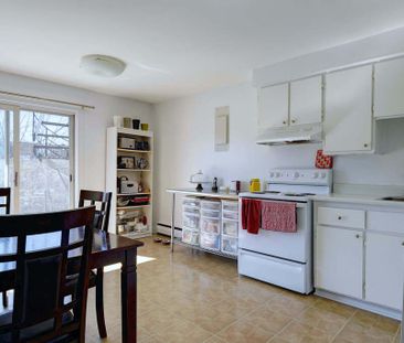 4 1/2 Rénové à Pointe-aux-Trembles - Photo 2