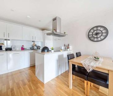 Woking, Surrey, GU21 - Photo 2