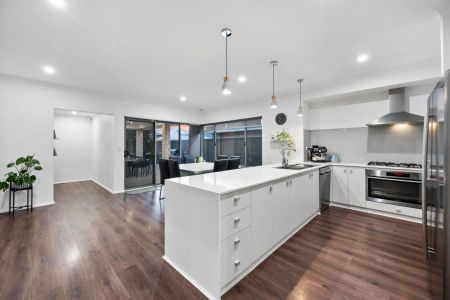 28 West Churchill Avenue, - Photo 4