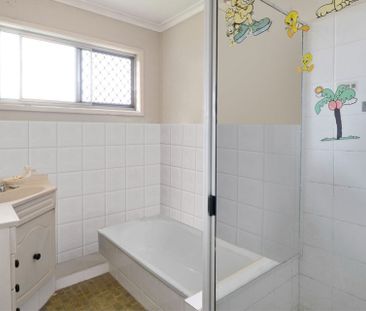 Family Home on Spacious Block - Photo 4