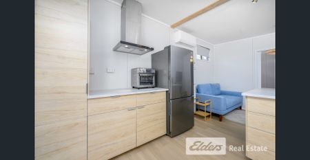 Cute as a Button - FULLY FURNISHED - Photo 4