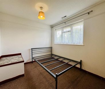 2 bedroom semi-detached house to rent - Photo 4