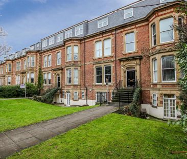 3 bedroom flat to rent - Photo 3