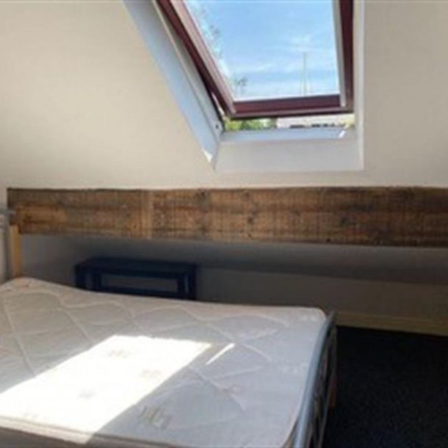 7 Bedroom Semi Detached To Let - Photo 1