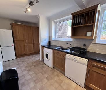 2 bedroom end of terrace house to rent - Photo 2