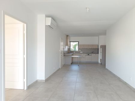 Location Appartement 3 pièces 71m² NARBONNE 11100 - Photo 2