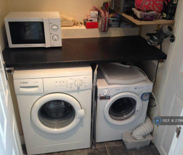 3 bedroom terraced house to rent - Photo 2