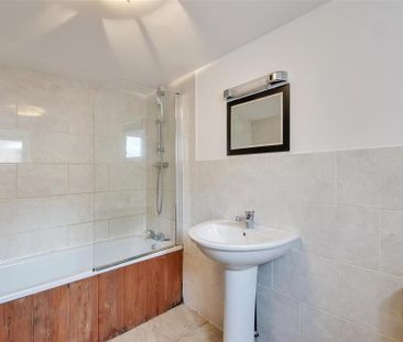 1 bedroom semi-detached bungalow to rent - Photo 4