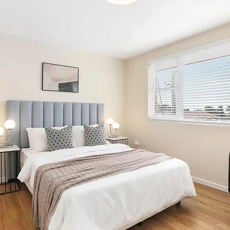 “Sunny and Modern 2 Bedroom Unit in Prime Location” - Photo 1