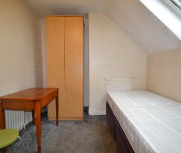 House share to rent - Photo 2