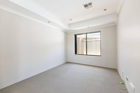 Street-Front 4x2 Comfort Opposite Parkland Living - Photo 5