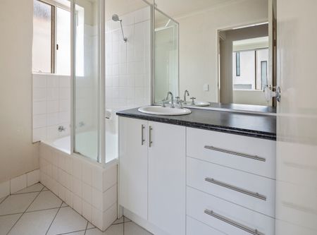 DYNAMIC LIVING IN GREAT LOCATION - Photo 5