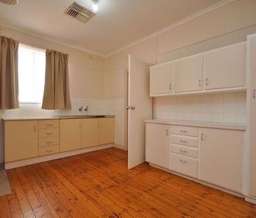 1 Carrig Avenue, Port Augusta - Photo 5