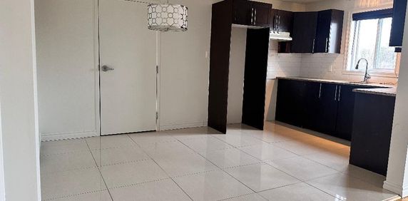 Appartements 4 1/2, 2 CH à Laval Chomedey - Photo 2