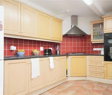 3 bedroom semi-detached house to rent - Photo 5