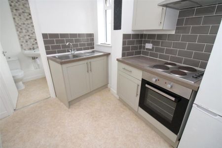 Studio to rent - Photo 3