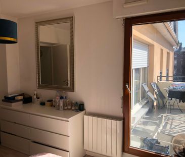 A LOUER HYPERCENTRE SAINT MACLOU-SAINT MARC, F2 AVEC PARKING ! - Photo 4