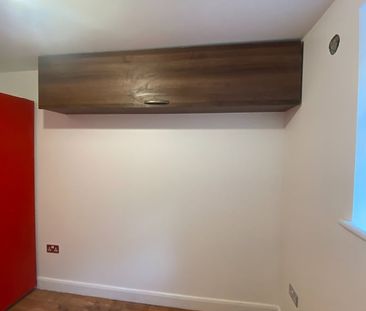 Room in a Shared Flat, Cameron Road, CR0 - Photo 1
