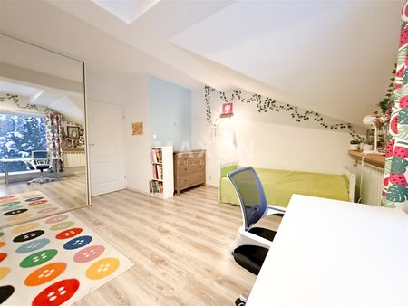 Przestronne 4-pokojowe mieszkanie na piętrze domu - Zdjęcie 5