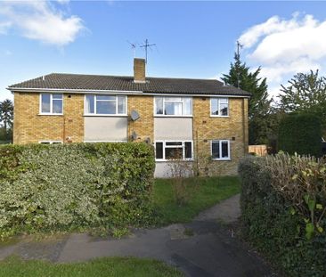 A well presented 2 double bedroom apartment situated just to the no... - Photo 2