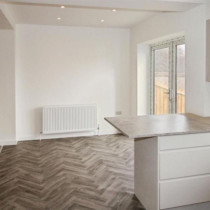 4 bedroom semi-detached house to rent - Photo 1