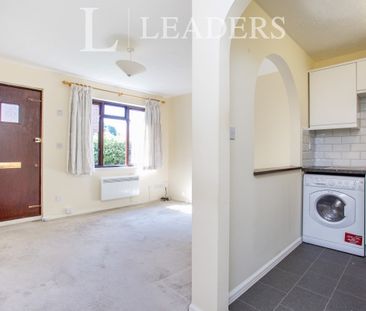 1 bedroom maisonette to rent Tintagel Way, Oriental Road, GU22 - Photo 5