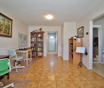 27 Woodview Cr - Photo 2