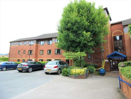 Flat to rent on - Photo 4