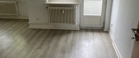 Schöne 3 Zimmer-Wohnung mit Einbauküche und Balkon in Citynähe! - Foto 1