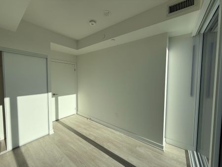 For Lease - 1 Quarrington Lane Unit# 913, Toronto, Ontario - Photo 2