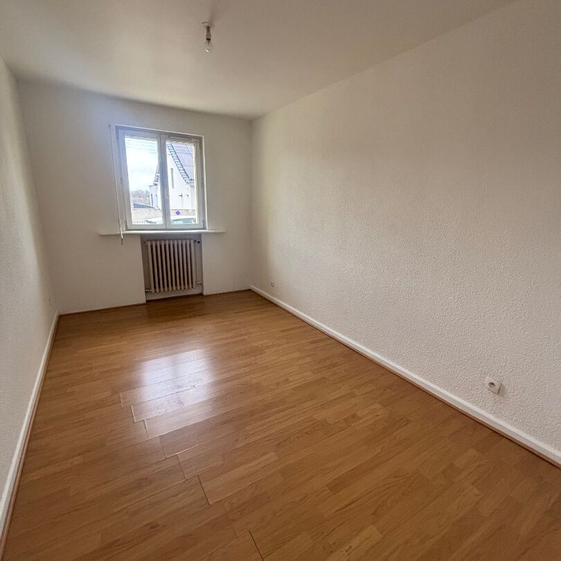 Appartement avec petite cour privative et garage - Photo 1