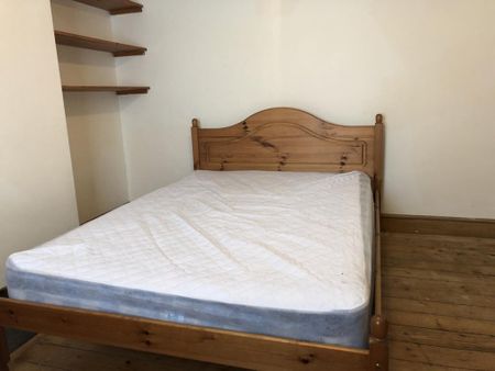 House share to rent - Photo 2