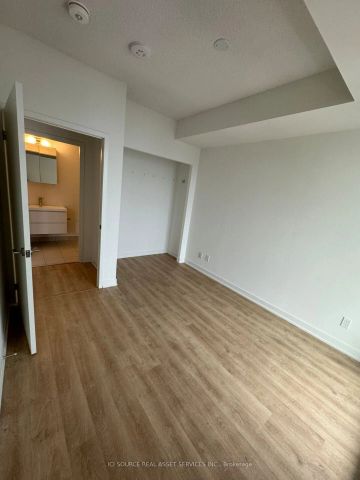 292 Verdale Crossing #1714 - Photo 2