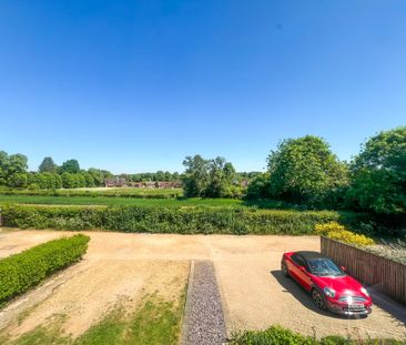 Coughton Lane, Alcester, B49 - Photo 1