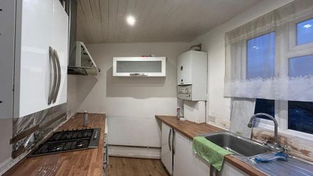 3 bedroom flat to rent - Photo 5