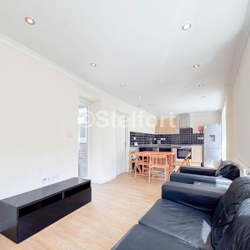 Junction Road, N19, London - Photo 1