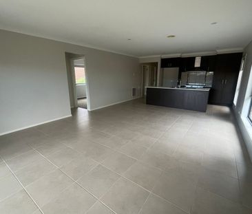 4 Bedroom House In Willandra Estate !!!! - Photo 3