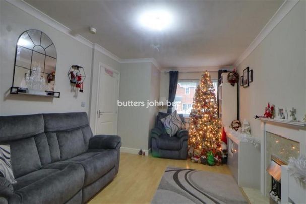 3 bedroom semi-detached house to rent - Photo 1