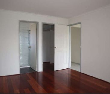 Clarinda - Photo 1
