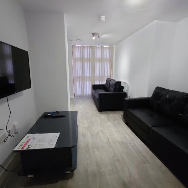 5 bedroom flat share to rent - Photo 1