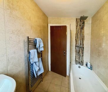 4 bedroom terraced house to rent - Photo 2